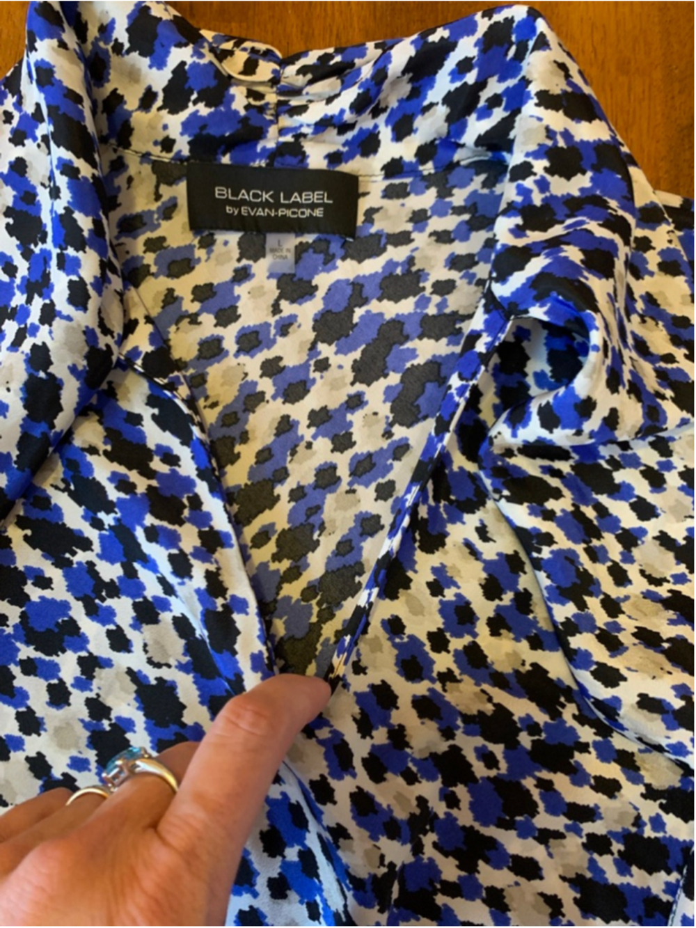 Black Label by Evan-Picone Top Large Blue, White, Black Pattern Sleeveless - Picture 7 of 9